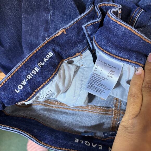 American Eagle Low Rise Flare Jean Sz 4 Short Dark Blue Wash Stretch Boho Retro - Picture 9 of 9